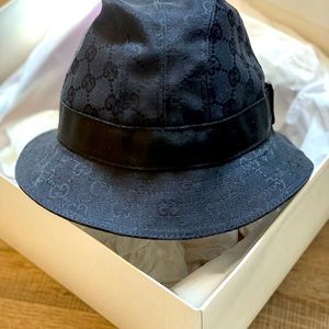 Gucci bucket hat - authentic